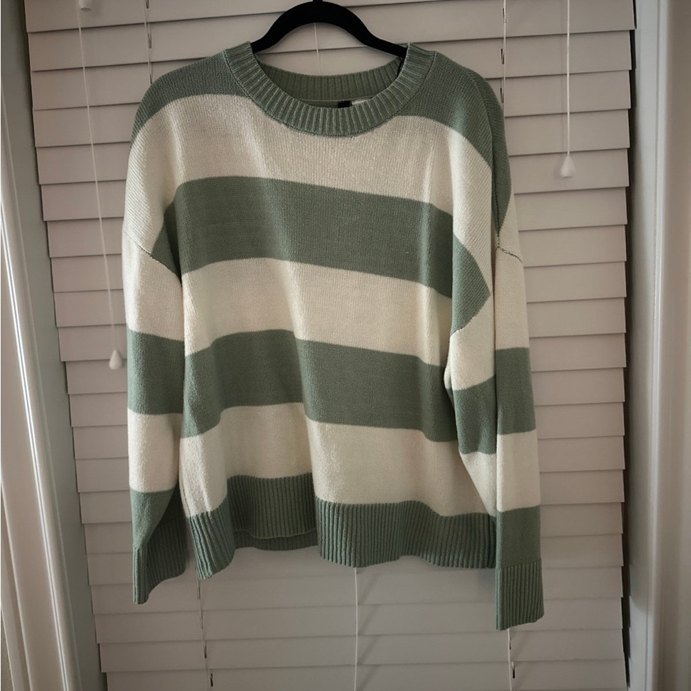 H&M Divided Mint Green and White Knit Sweater